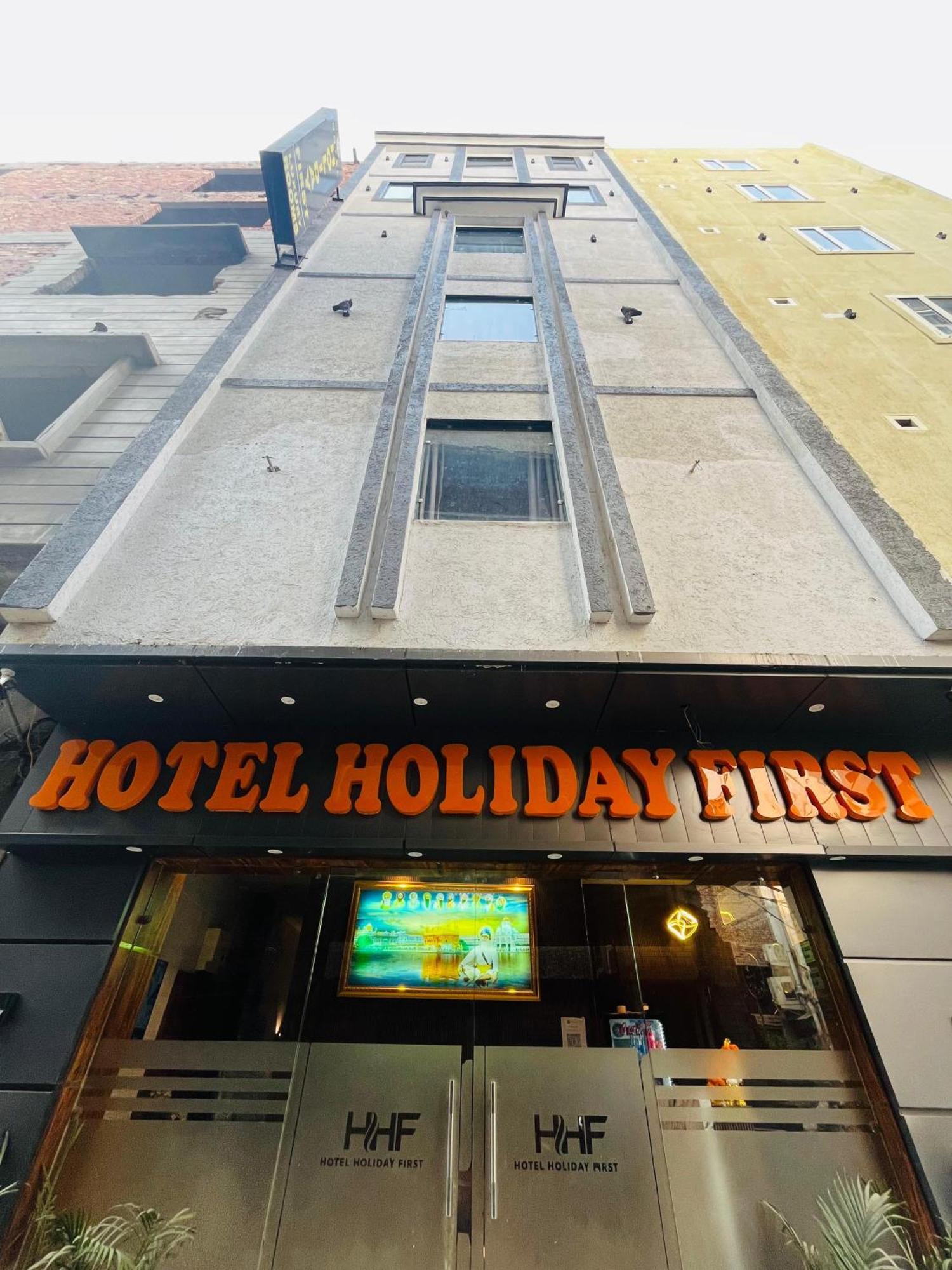 Hotel Holiday First 300 Meter From Golden Temple Амрітсар Екстер'єр фото